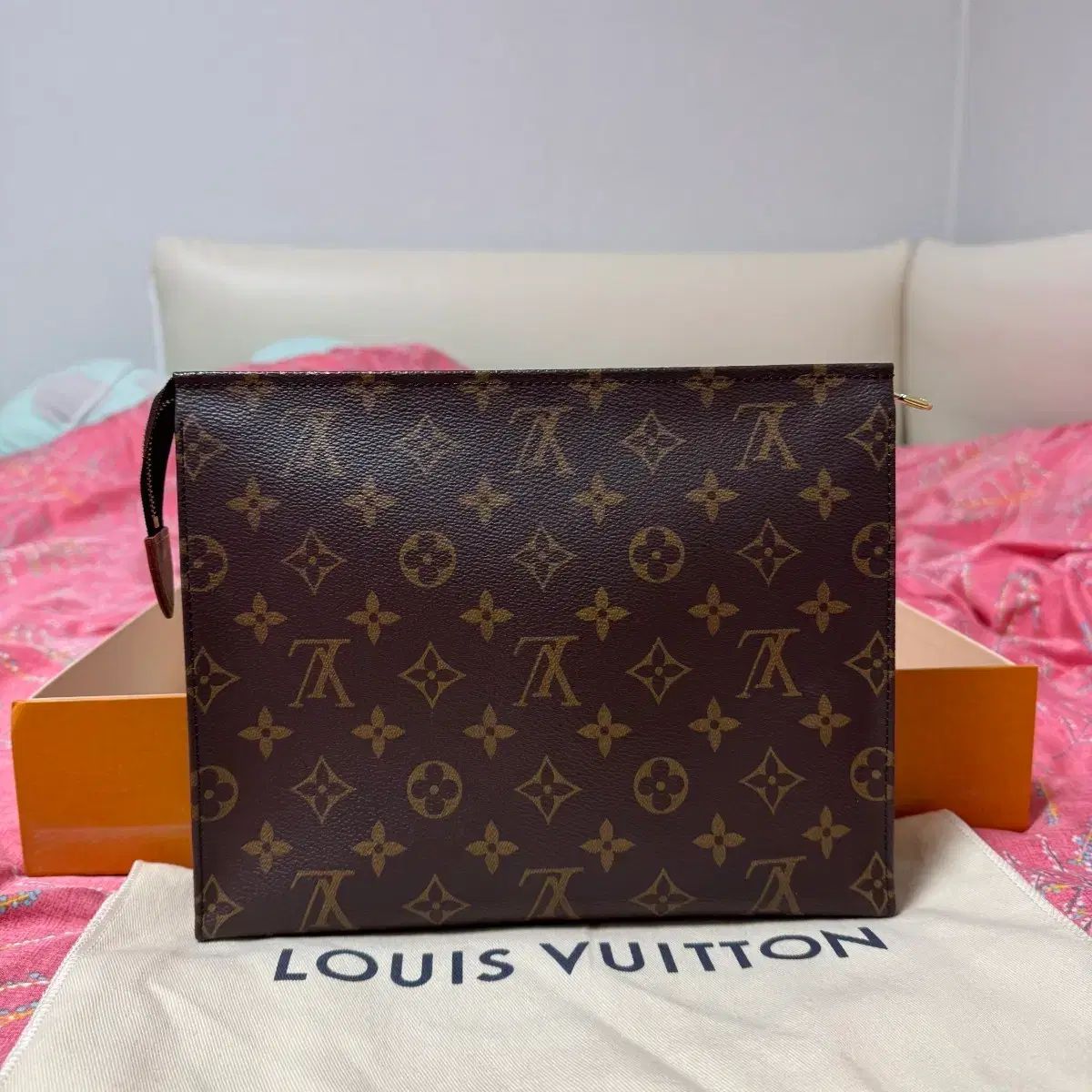 Louis Vuitton トゥー 丸のまま 26 クラッチバッグ