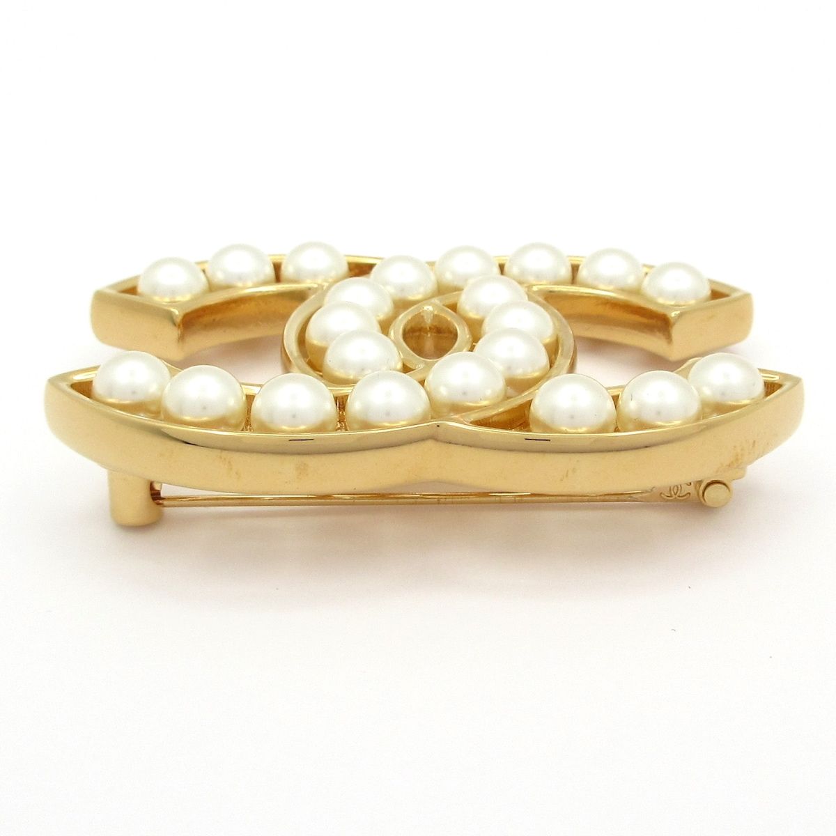 CHANEL(シャネル) ブローチ美品 ココマーク ゴールド×アイボリー