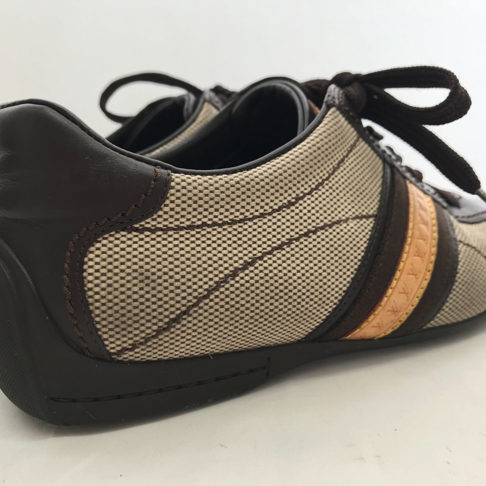 キャンバススニーカー