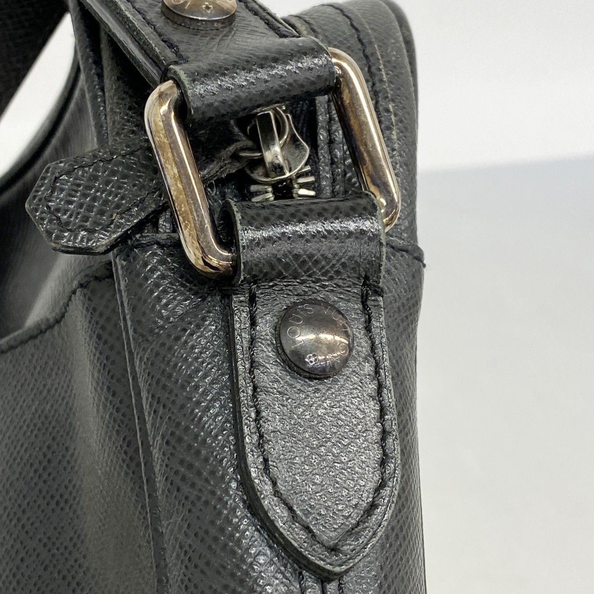 美品 ルイヴィトン ショルダーバッグ タイガ ディミトリ Ｍ32462 5pa0119】ルイヴィトン ショルダーバッグ タイガ ディミトリ M32462