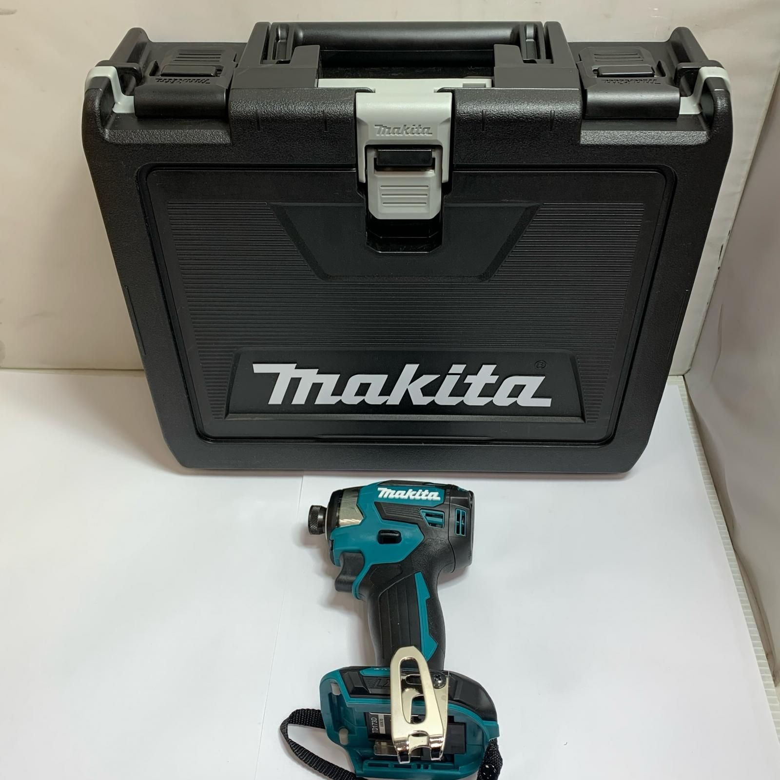 ♭♭MAKITA マキタ 充電式インパクトドライバ ケース付 ブルー