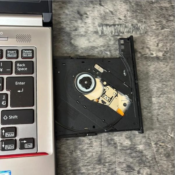 ☆Windows11 最新オフィス2024 SSD 初期設定済すぐつかえます☆富士通