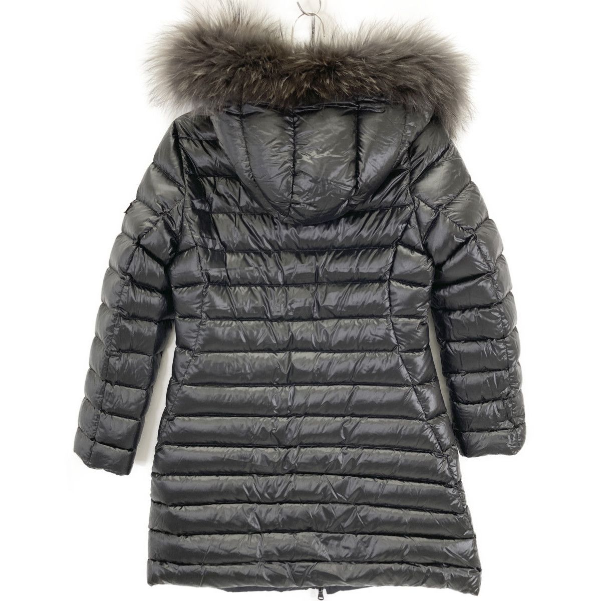 TATRASダウン　ブラック TATRAS タトラス LTA19A4706 ﾌﾞﾗｯｸ ｲｾﾗ ﾀﾞｳﾝｺｰﾄ 01 - メルカリ