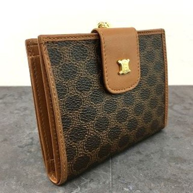 送料込み！ 美品 CELINE コンパクトウォレット ブラウン マカダム柄