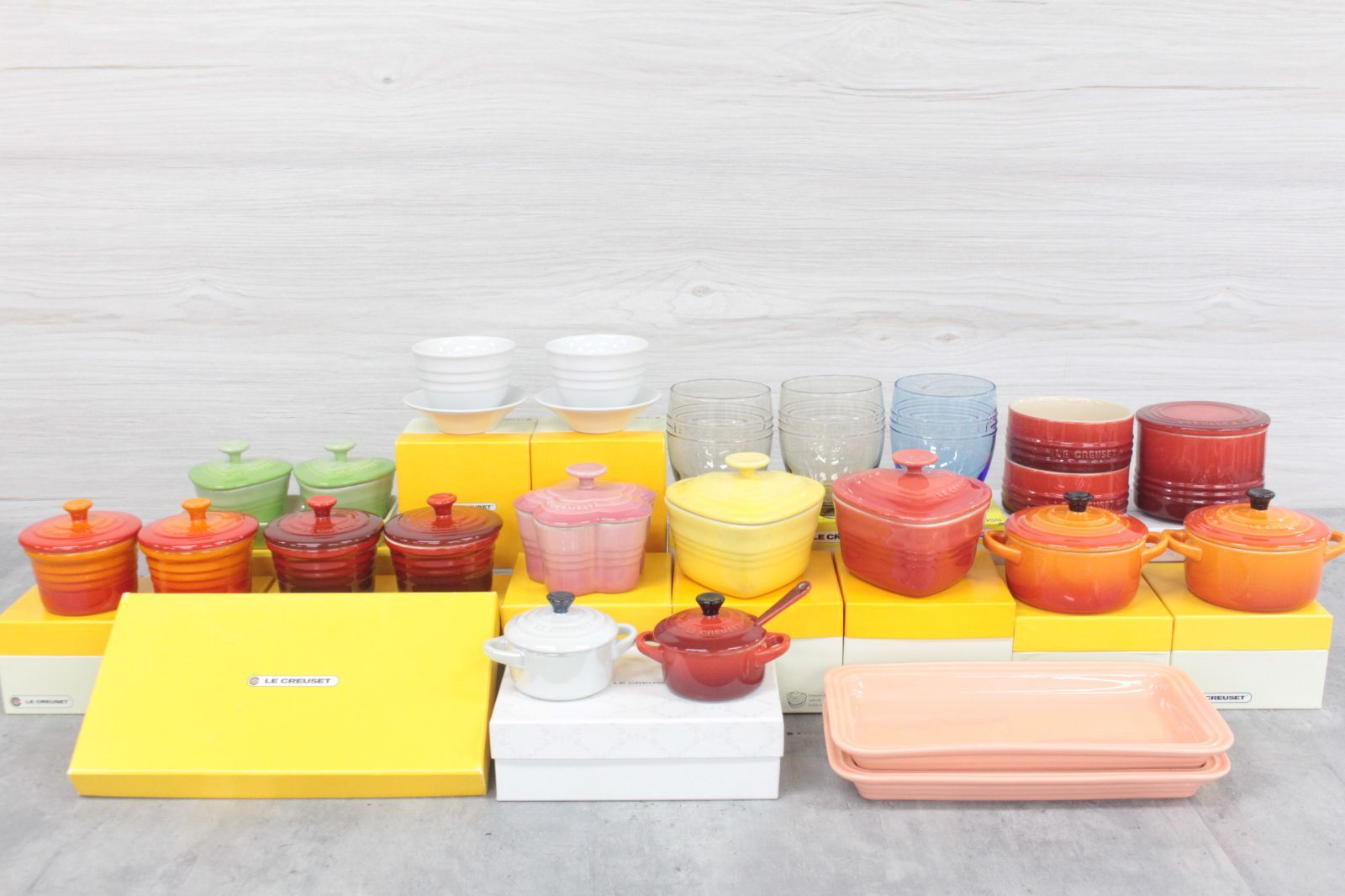 行董 き ル クルーゼ ラムカン ダムール 蓋つき カップアンドソーサーシュガーポット レクタンギュラー プレート グラス あり AS 0 U 80