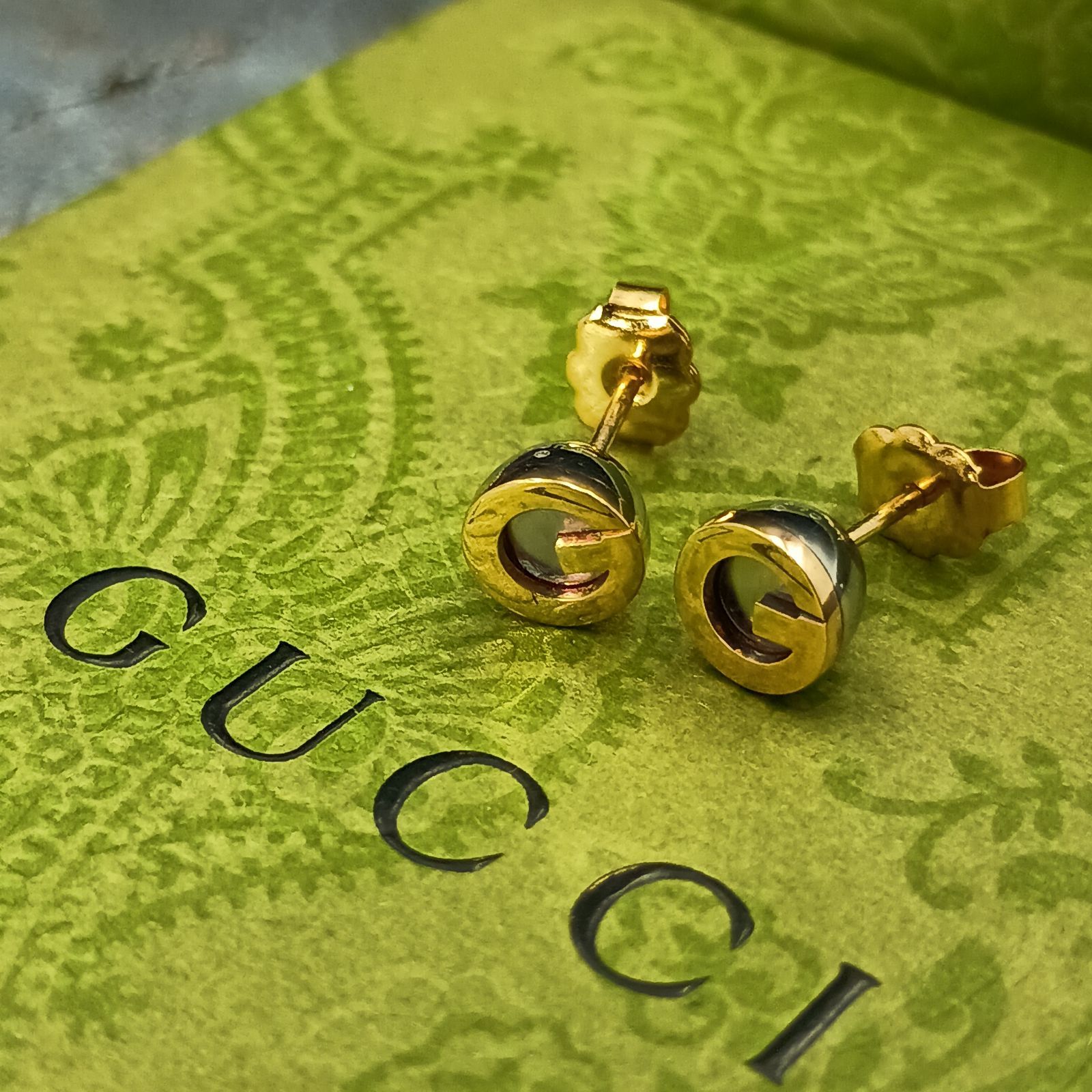 GUCCI グッチ インターロッキング ピアス レディース 両耳 Gロゴ ゴールド シルバー