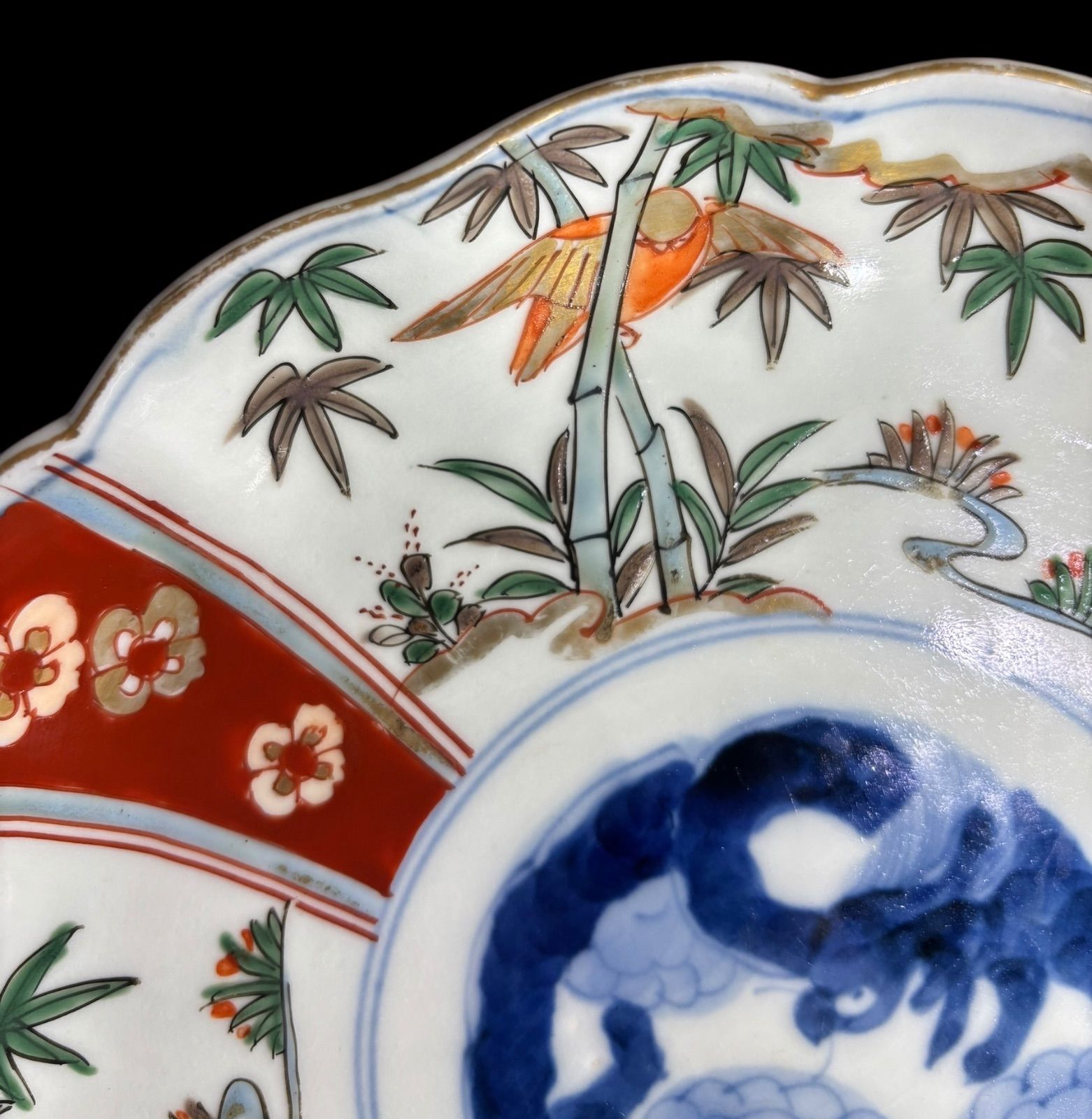 時代物 染付 皿 鳥 花柄 約20cm 茶道具 飾り皿 青花唐草文輪花皿 景徳鎮窯 | 公益財団法人 五島美術館