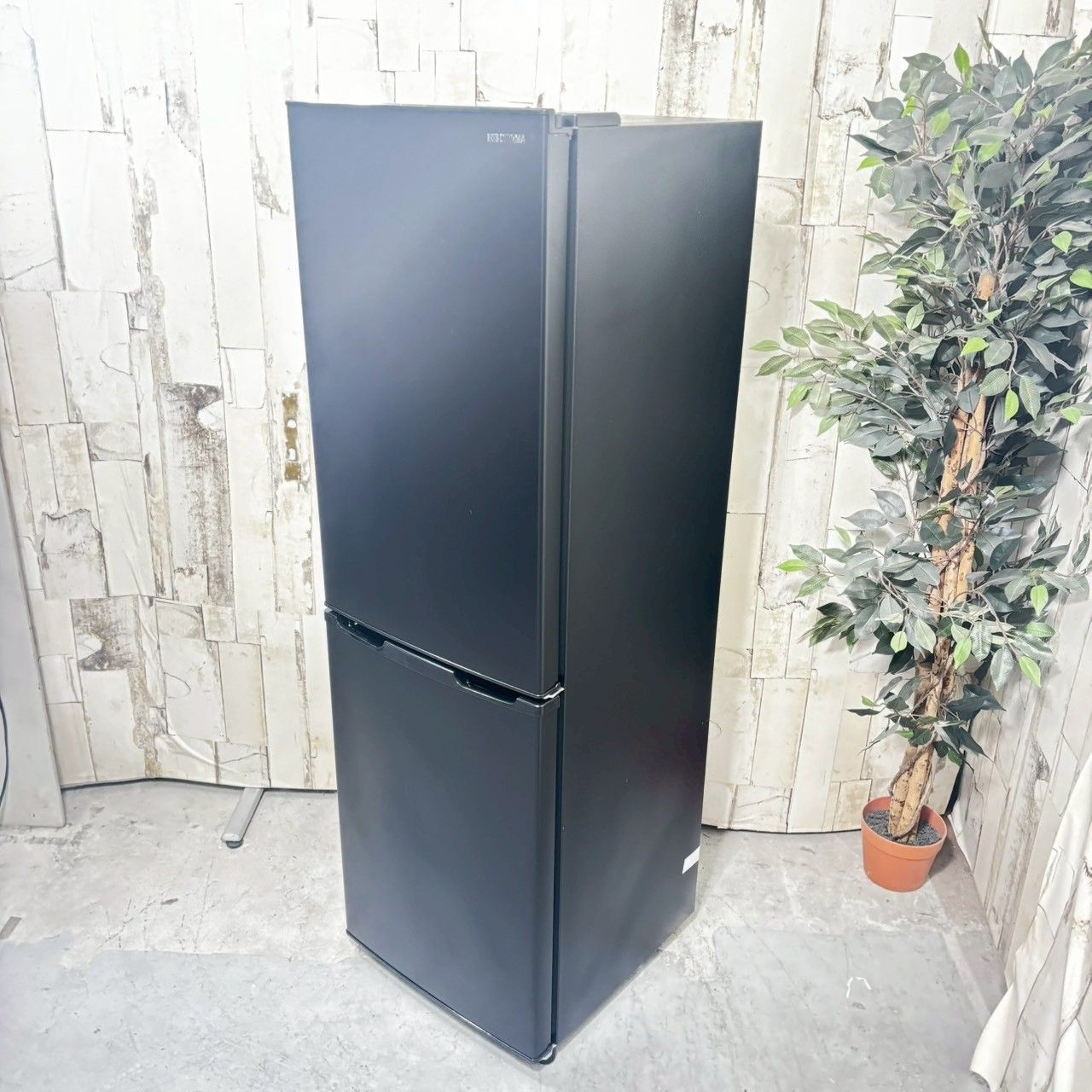 2022年製】IRIS OHYAMA アイリスオーヤマ IRSE-16A-B ノンフロン冷凍 