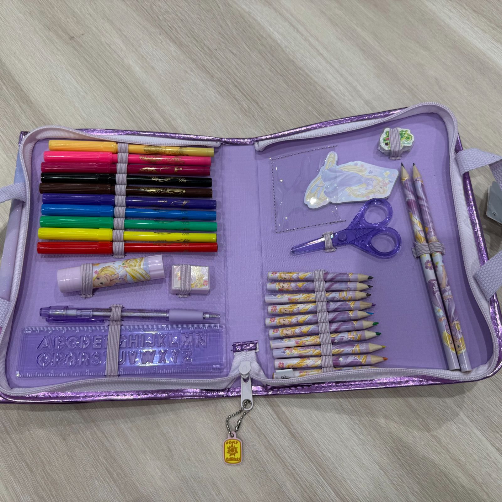 ディズニー ステーショナリーセット ラプンツェル【K126】 - メルカリ