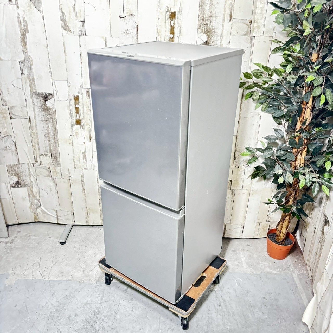 2022年製】 AQUA アクア AQR-13M ノンフロン冷凍冷蔵庫 126L 【公式通販】