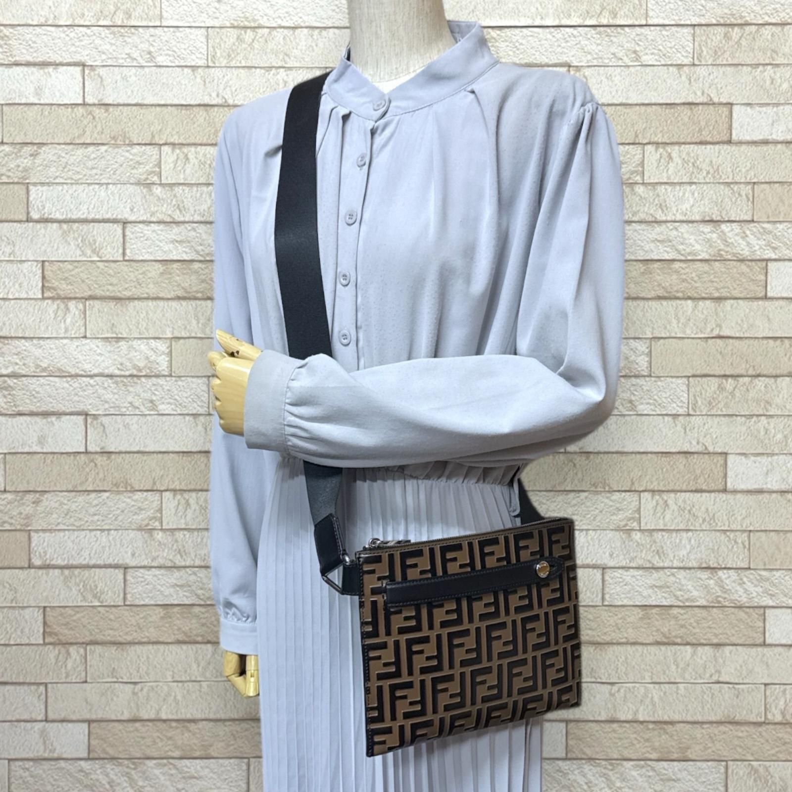 フェンディ ズッカ ショルダーバッグ レザー 7 VA 437 ブラウン メンズ FENDI