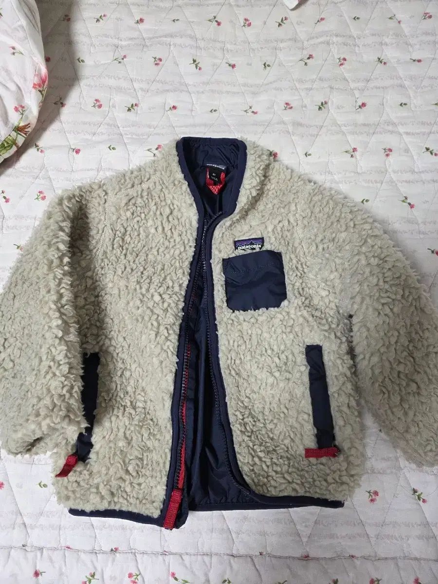 パタゴニア キッズ レトロ× フリース 4 T