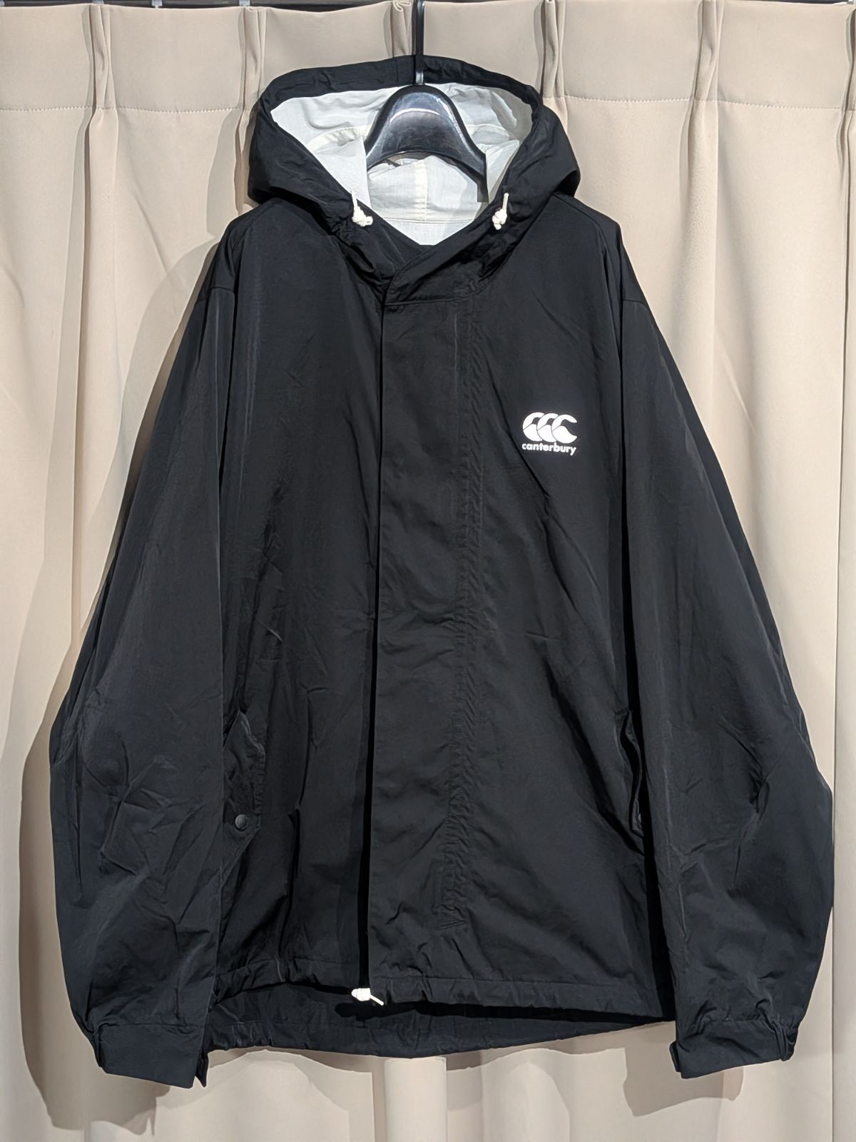 【タグ付き】canterbury フード付き　ジャケット　XL ブラック カンタベリー CANTERBURY フード付 ジャケット 黒 3L - メルカリ