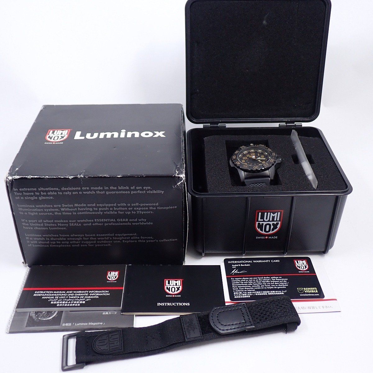LUMINOX