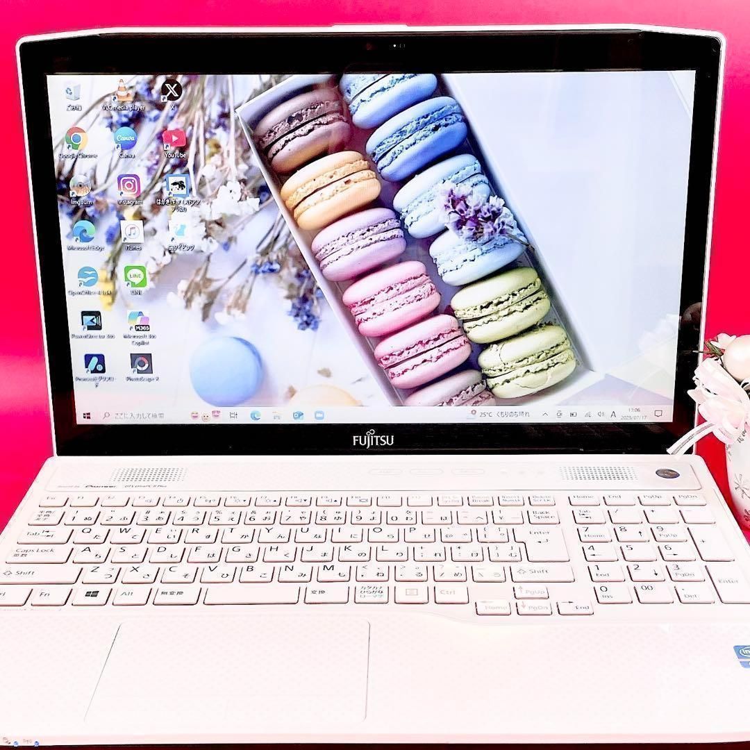 高性能Corei7✨️人気のタッチパネル搭載❣️薄型ノートパソコン✨️大