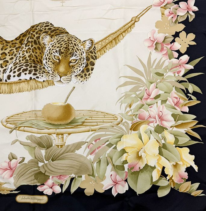 Salvatore Ferragamo サルヴァトーレフェラガモ スカーフ 大判 シルク