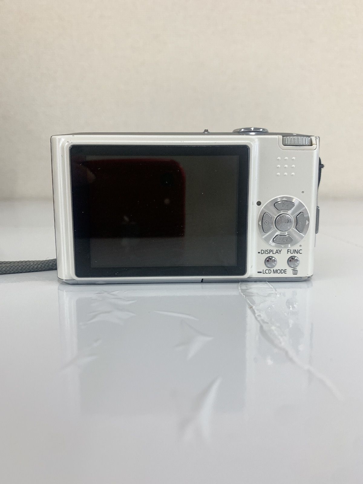2【通電未確認】Panasonic LUMIX DMC-FX33 ホワイト【カメラ】【1
