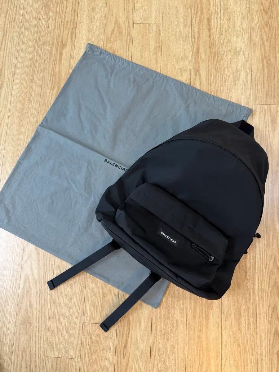バレンシアガ エクスプローラー バックパック ブラック