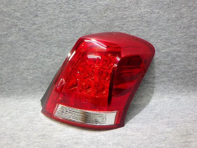 マジェスタ クラウンマジェスタ 純正 右 30-362 200系 URS206 200系 