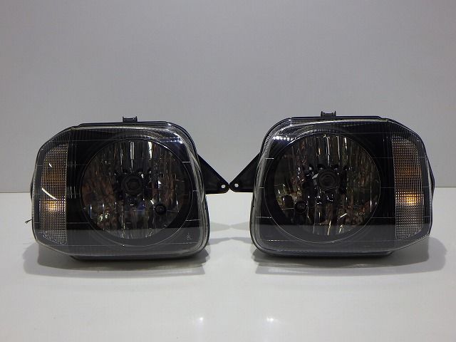 ジムニー　JB23W　 ヘッドライト　左右 　レベなし ジムニー ヘッドライト左右 ハロゲン JB23W レベ無 100-32647 N 35120
