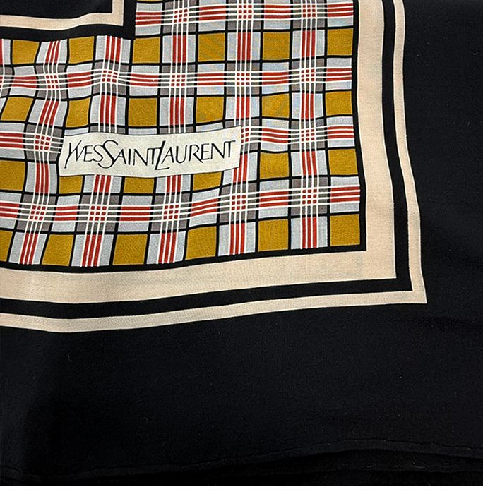 Yves Saint Laurent イヴサンローラン スカーフ シルク ネイビー系