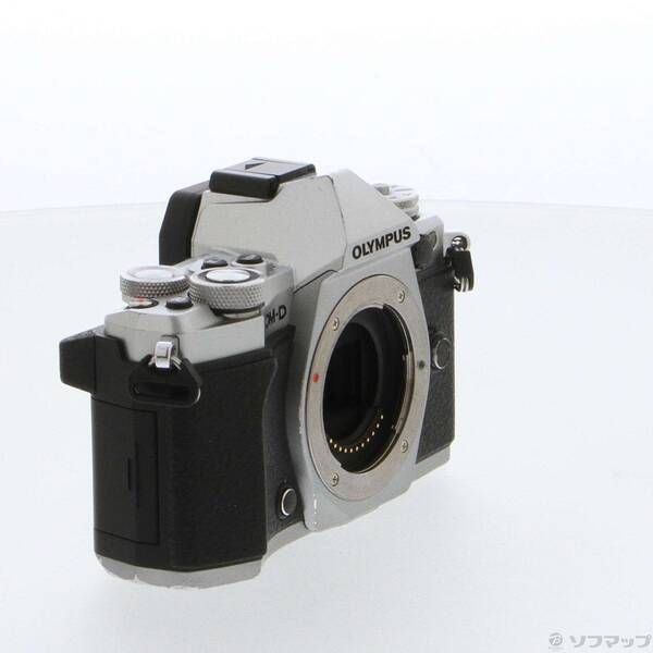 かきー【美品】OLYMPUS OM-D E-M5 MarkII シルバー オリンパス（OLYMPUS） 【中古】 【良品】 OM-D E-M5 MarkII ボディ