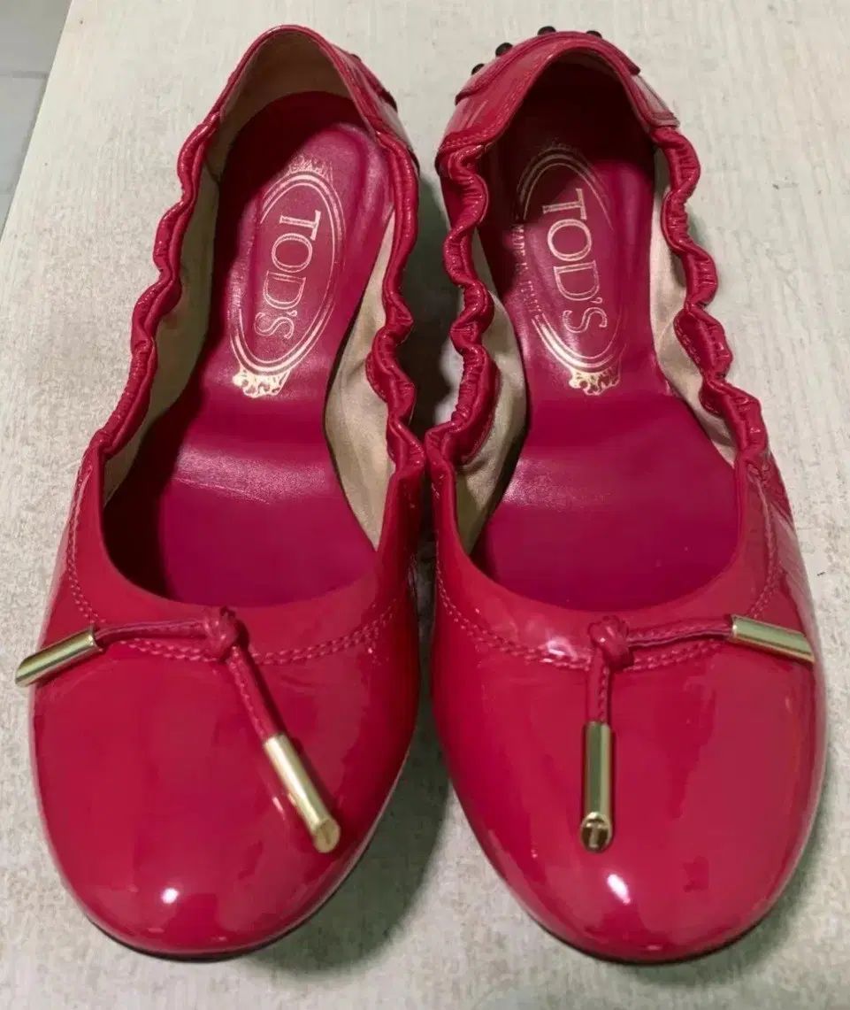 TOD S トッズ レッド パテント フラットシューズ 36
