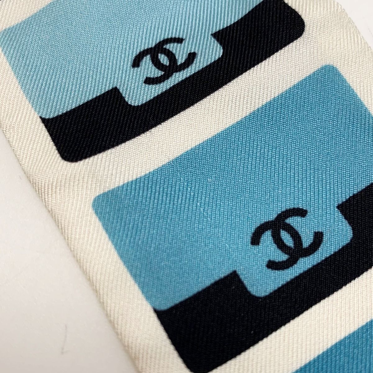 CHANEL シャネル ヘアバンド 細いスカーフ ツイリー ホワイト×ブルー