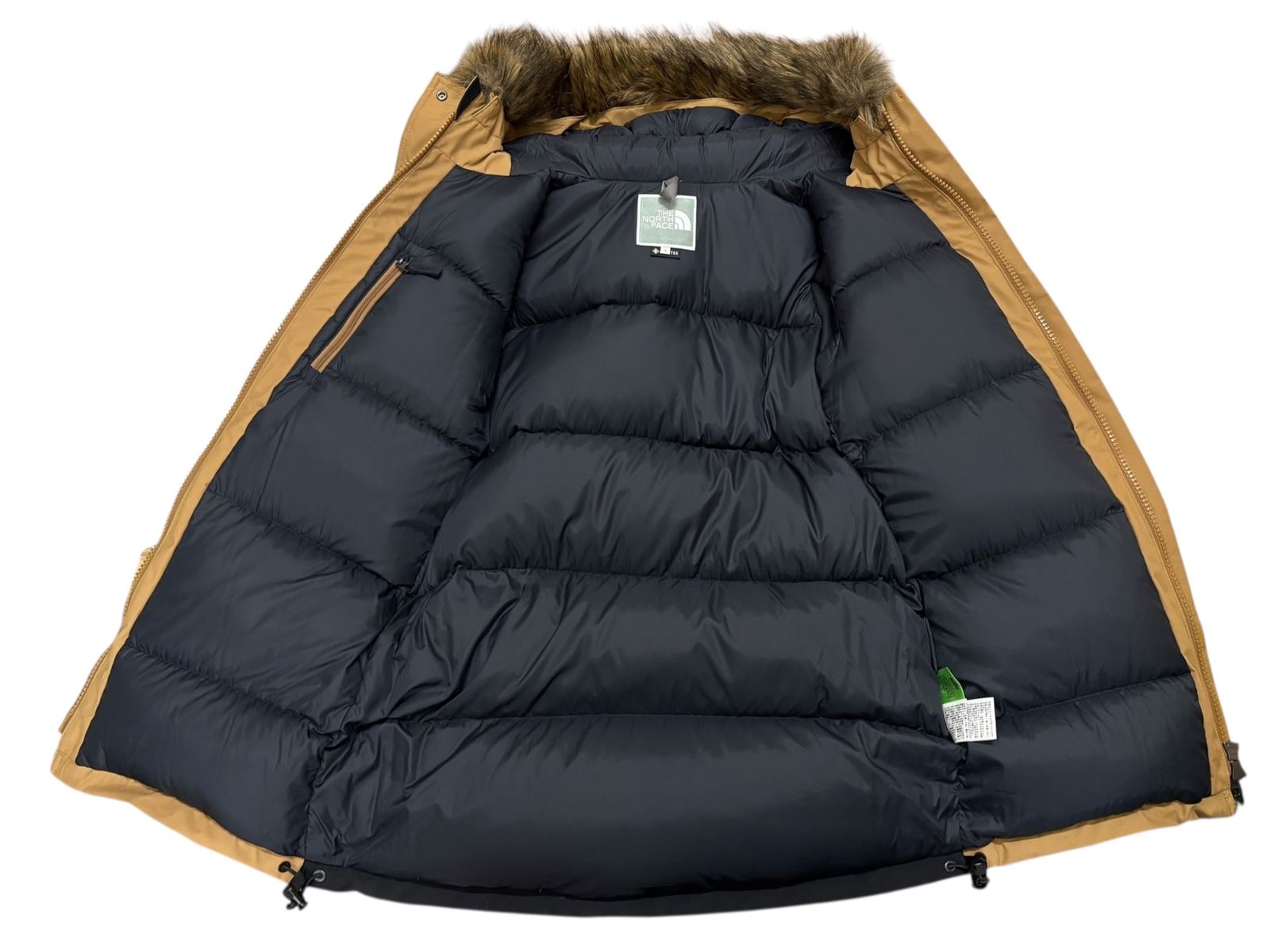 THE NORTH FACE (ザノースフェイス) マウンテンダウンコート