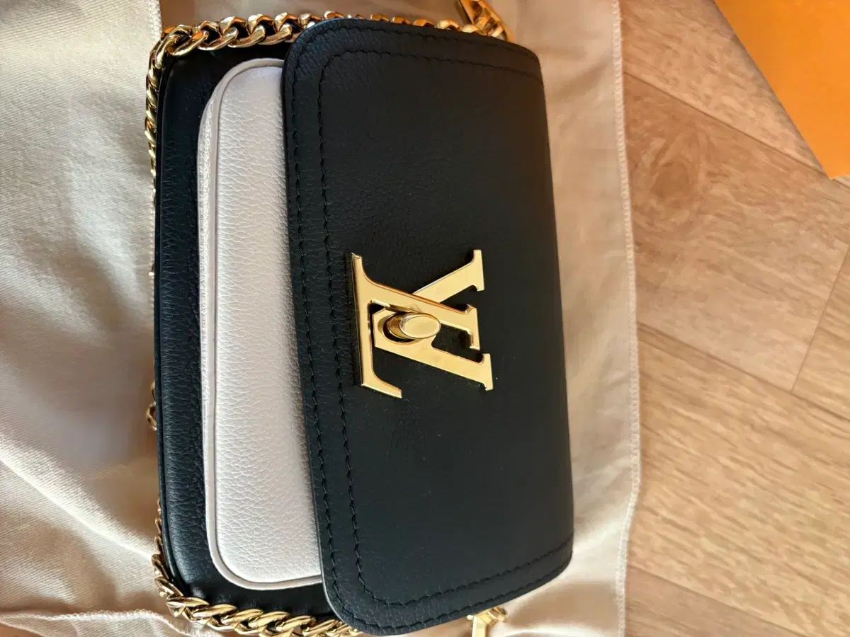 ルイヴィトン ロックミー テンダー ブラック