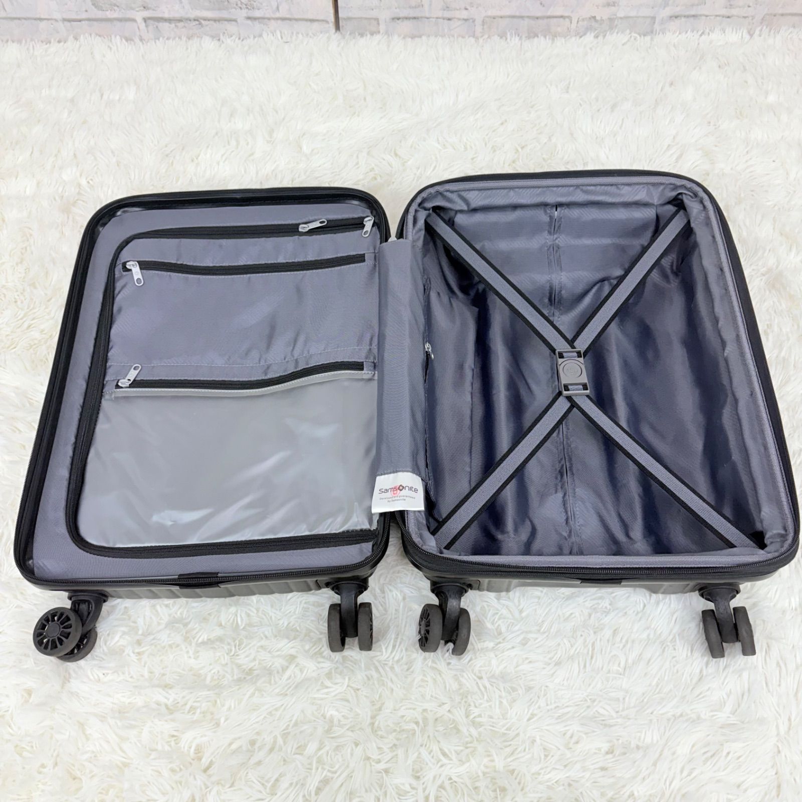 サムソナイト スーツケース キャリーケース スピナー 4輪 55/20