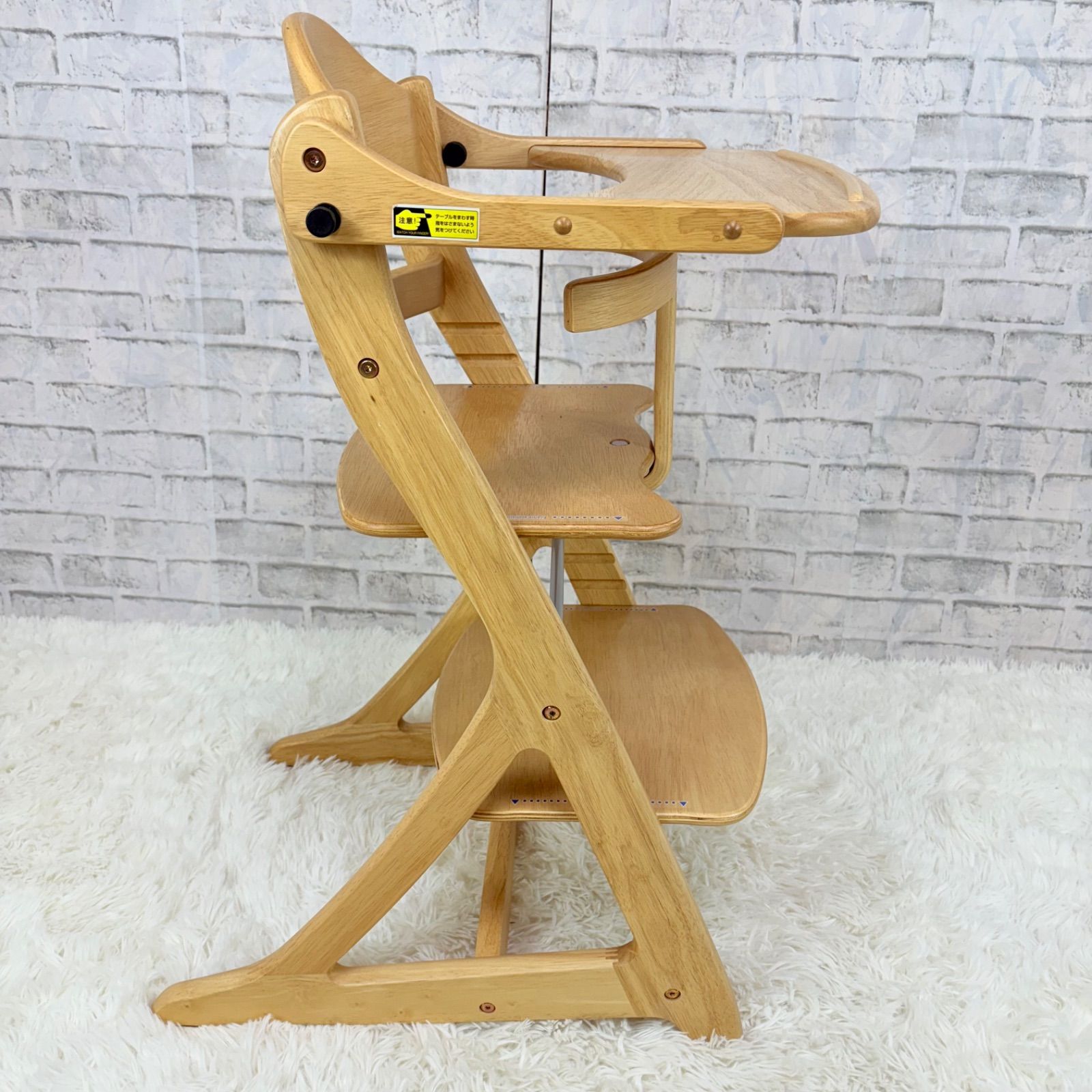 【極美品】　大和屋　すくすくチェアプラス　テーブルガード付 極美品 大和屋 すくすくチェアスリムプラス テーブル ガード付 ベビー