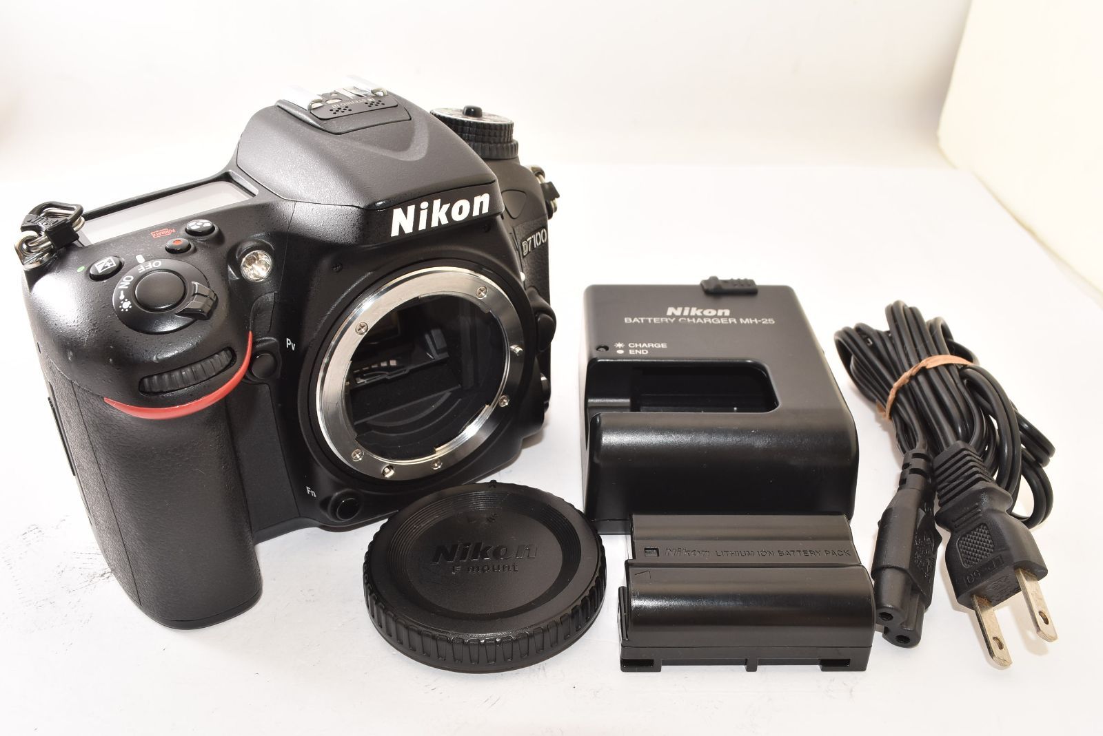☆美品☆ Nikon ニコン D7100 ボディ デジタル一眼レフカメラ 2512027