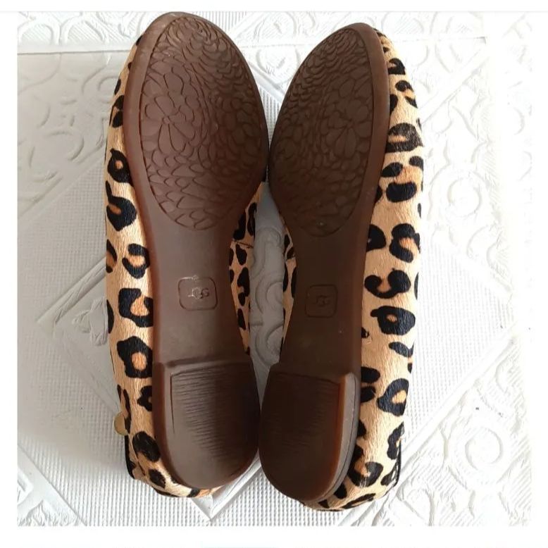 ✨UGG✨アグ ヒョウ柄 レディースフラットシューズ size23.5cm - メルカリ