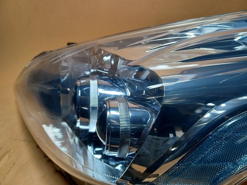 コーティング済 プリウスα ZVW41W 左ヘッドランプ・ヘッドライト S