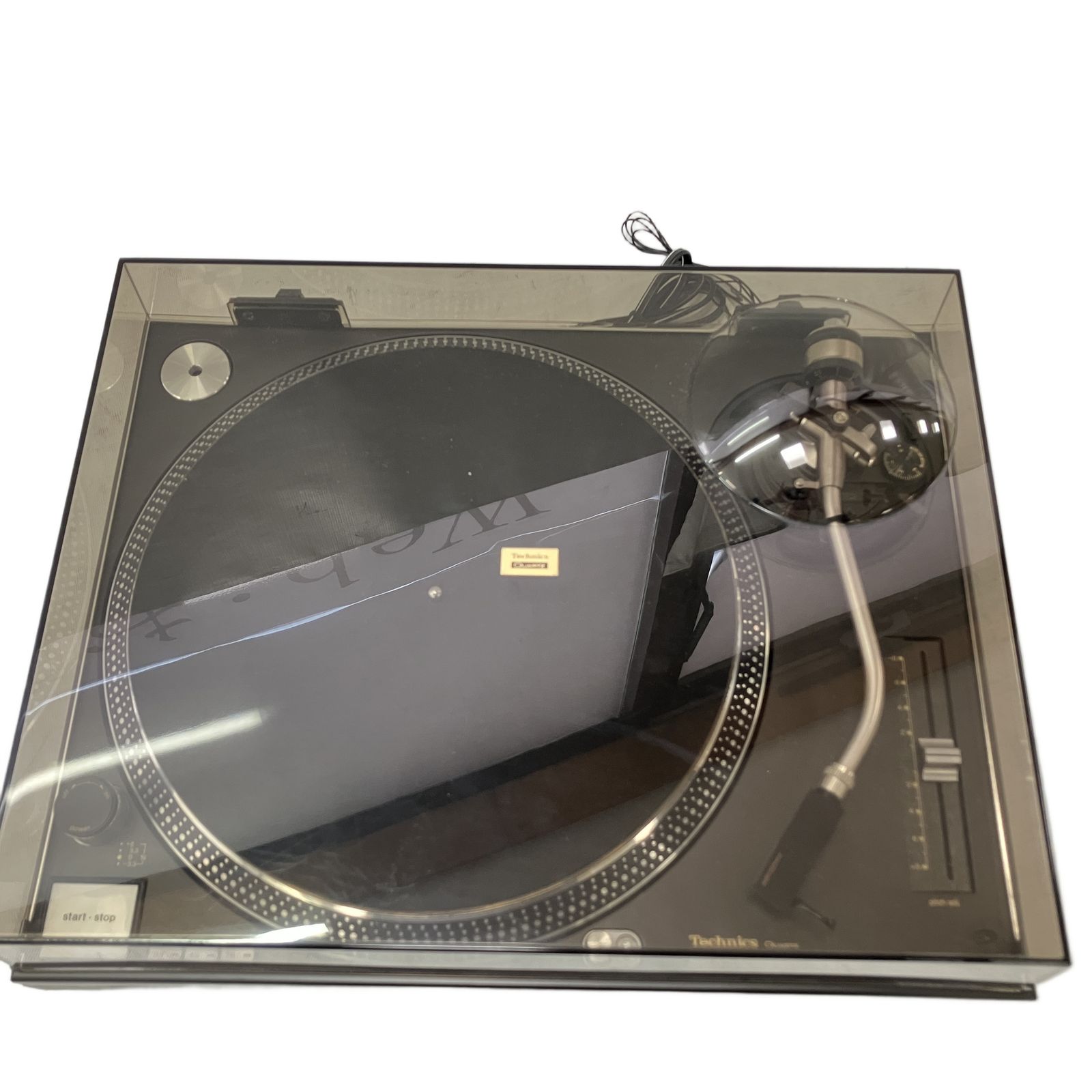 ターンテーブル