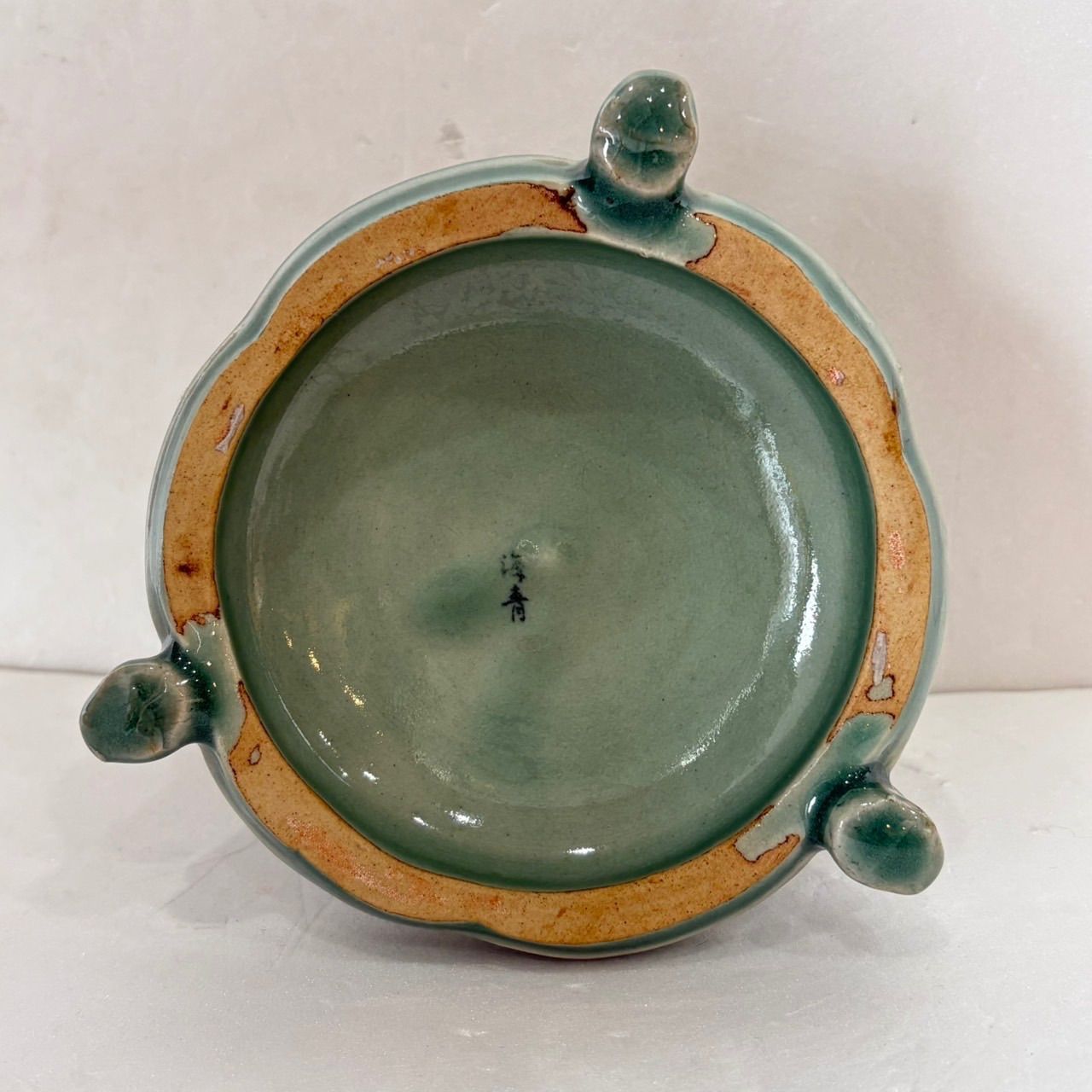 香炉】高麗青磁 海青作 三つ足 兎 蓮 骨董品 - メルカリ