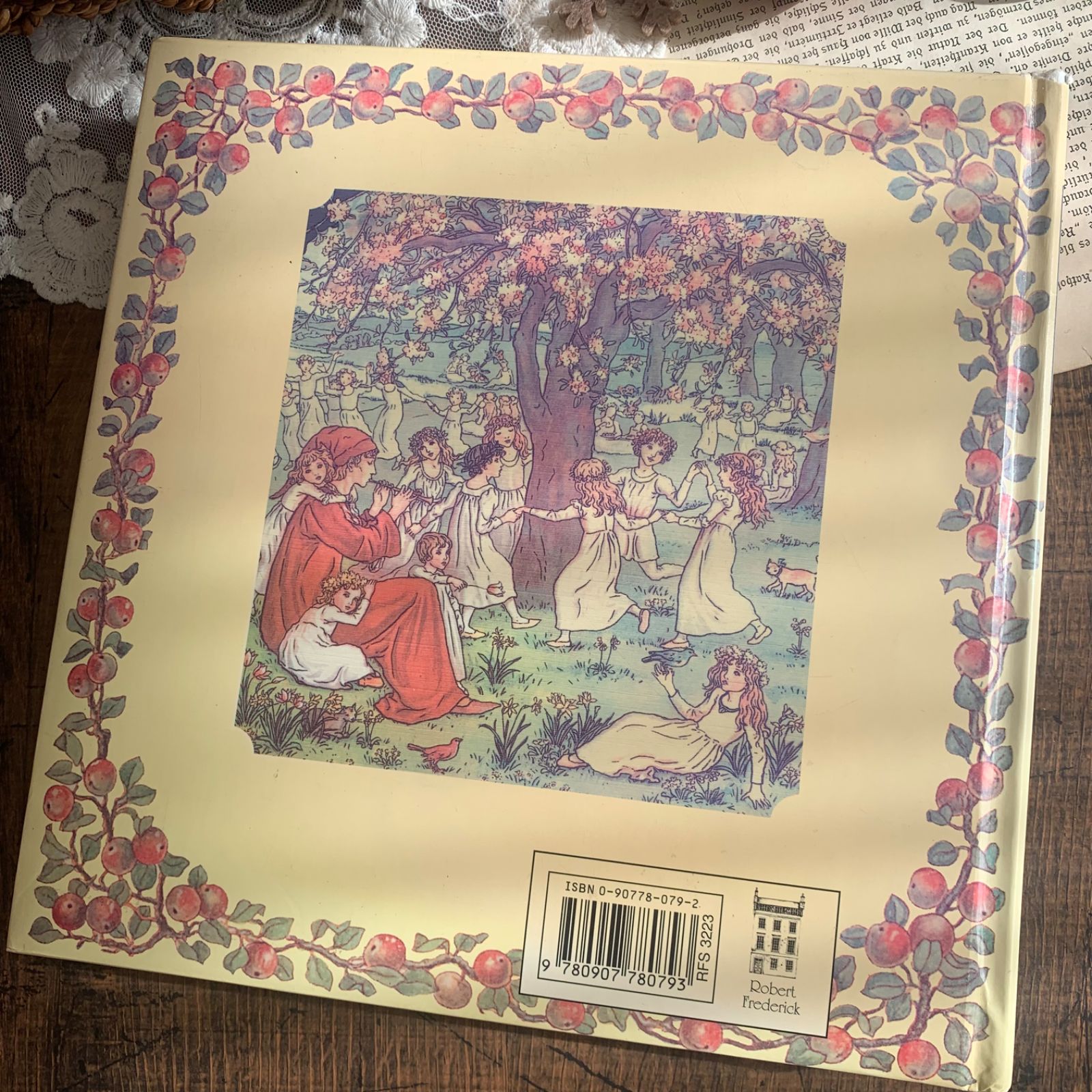 ヴィンテージ絵本 洋書 A Treasury of Kate Greenaway 1989年 ケイト