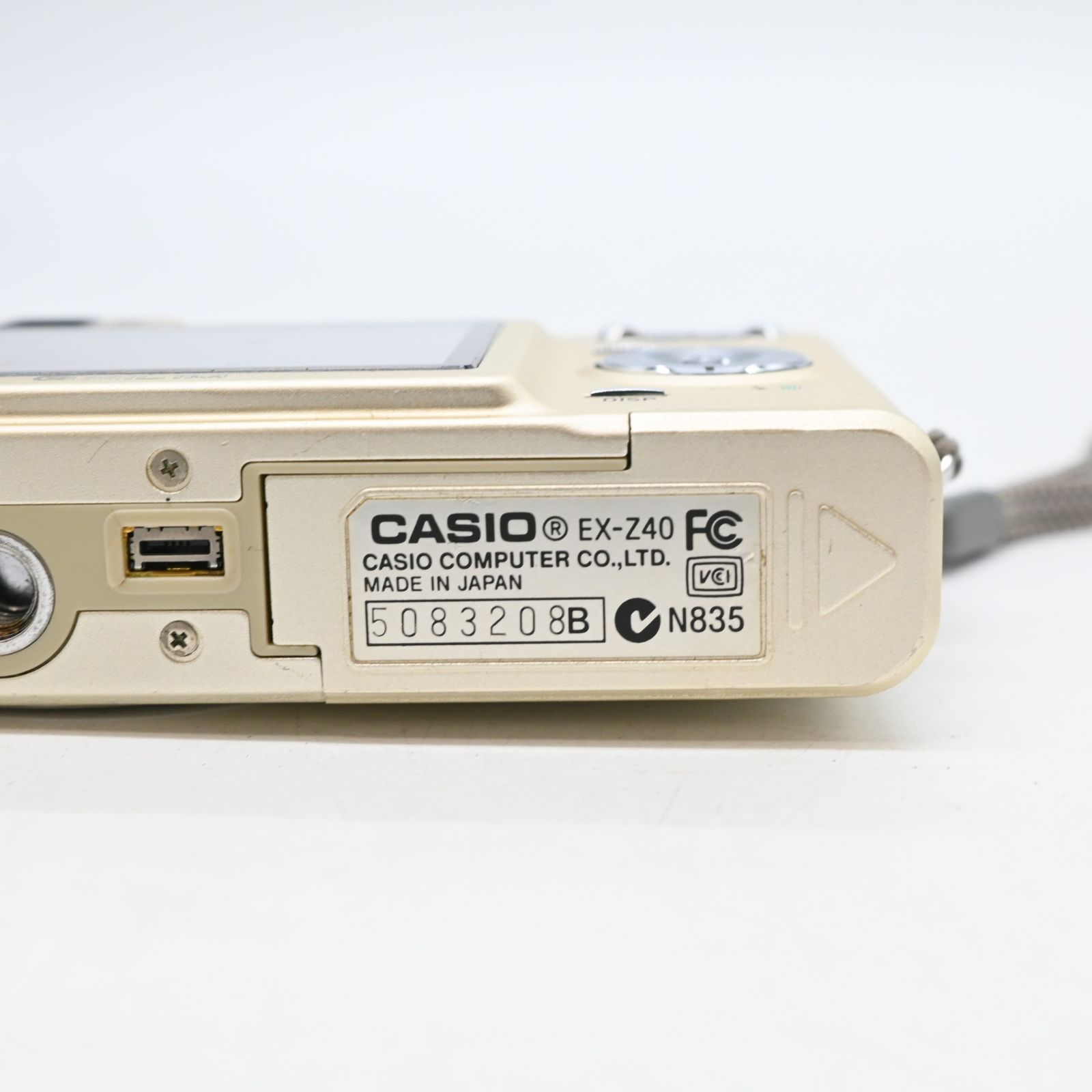 良品】CASIO EXILIM ZOOM EX-Z40 GOLD - メルカリ