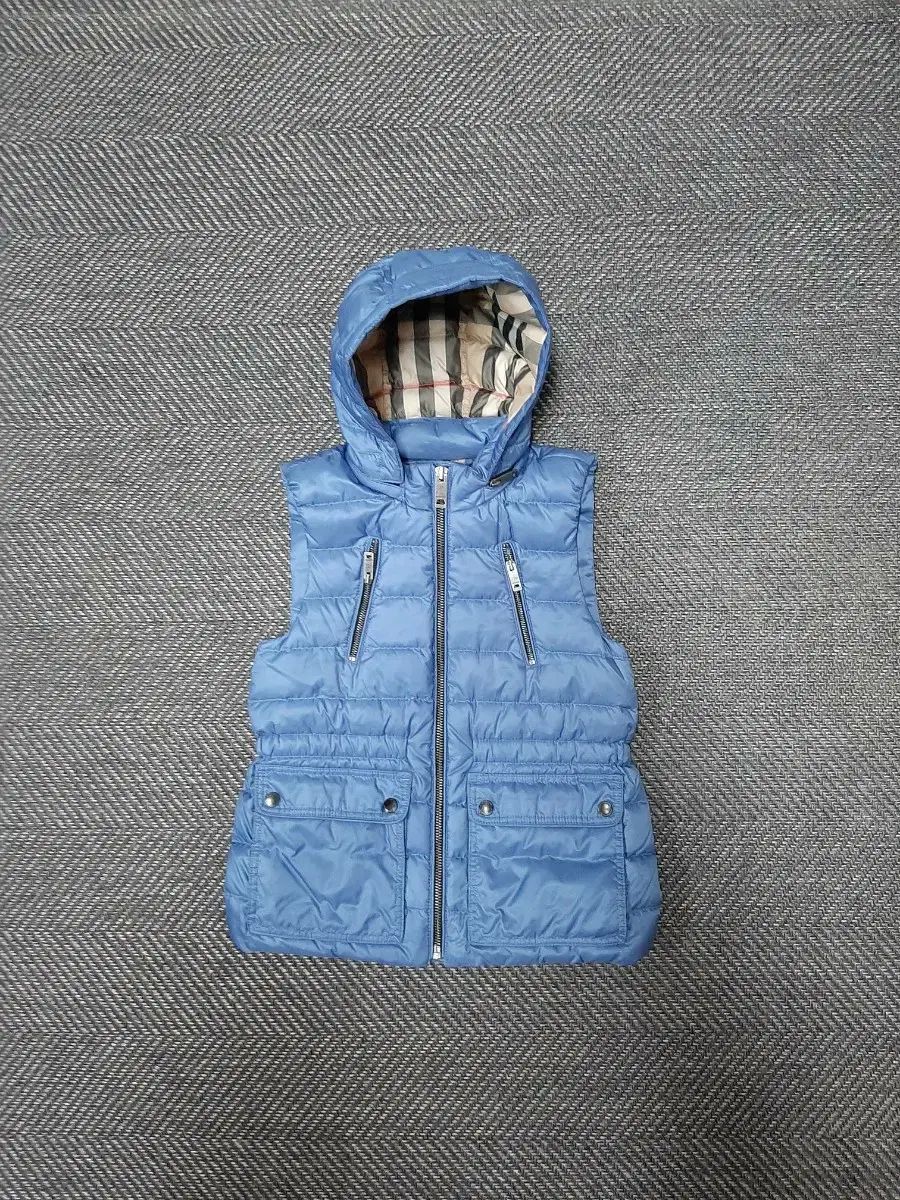 バーバリー キッズ フード ダウンベスト ブルー 8 Y 128 cm