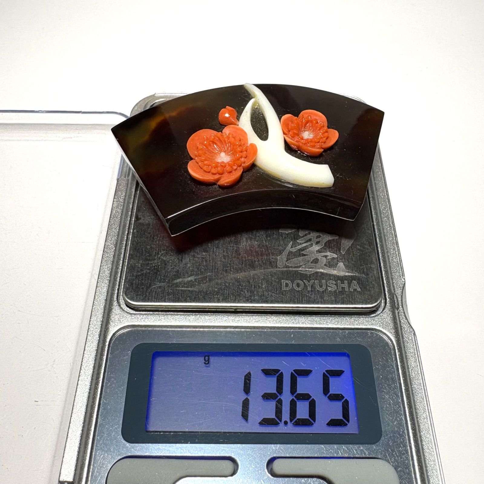 本鼈甲×天然珊瑚 梅花細工の上品帯留め 2.9×5.7cm - メルカリ