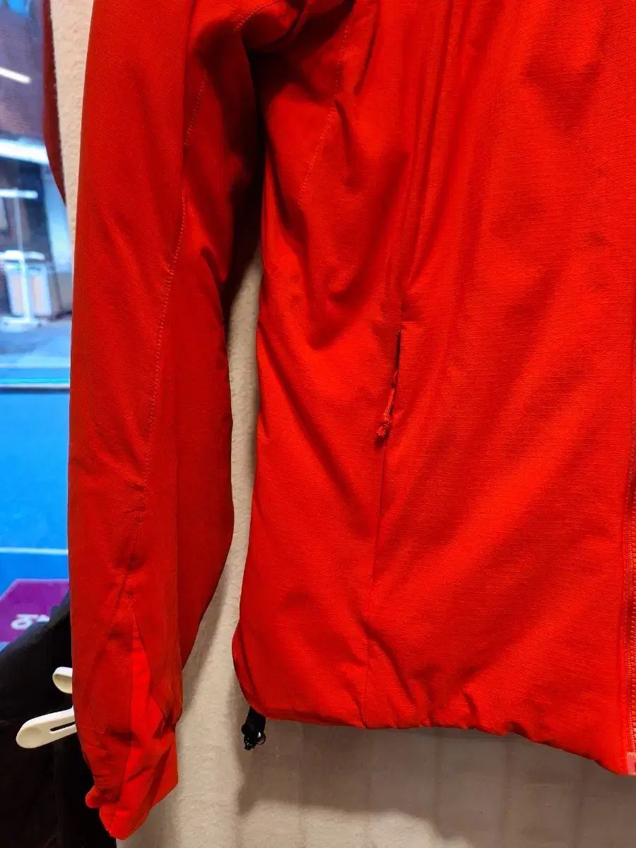  ARC TERYX アークテリクス 赤 フード ジャケット その他 アウター