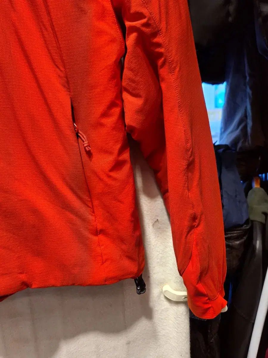 アークテリクス 赤