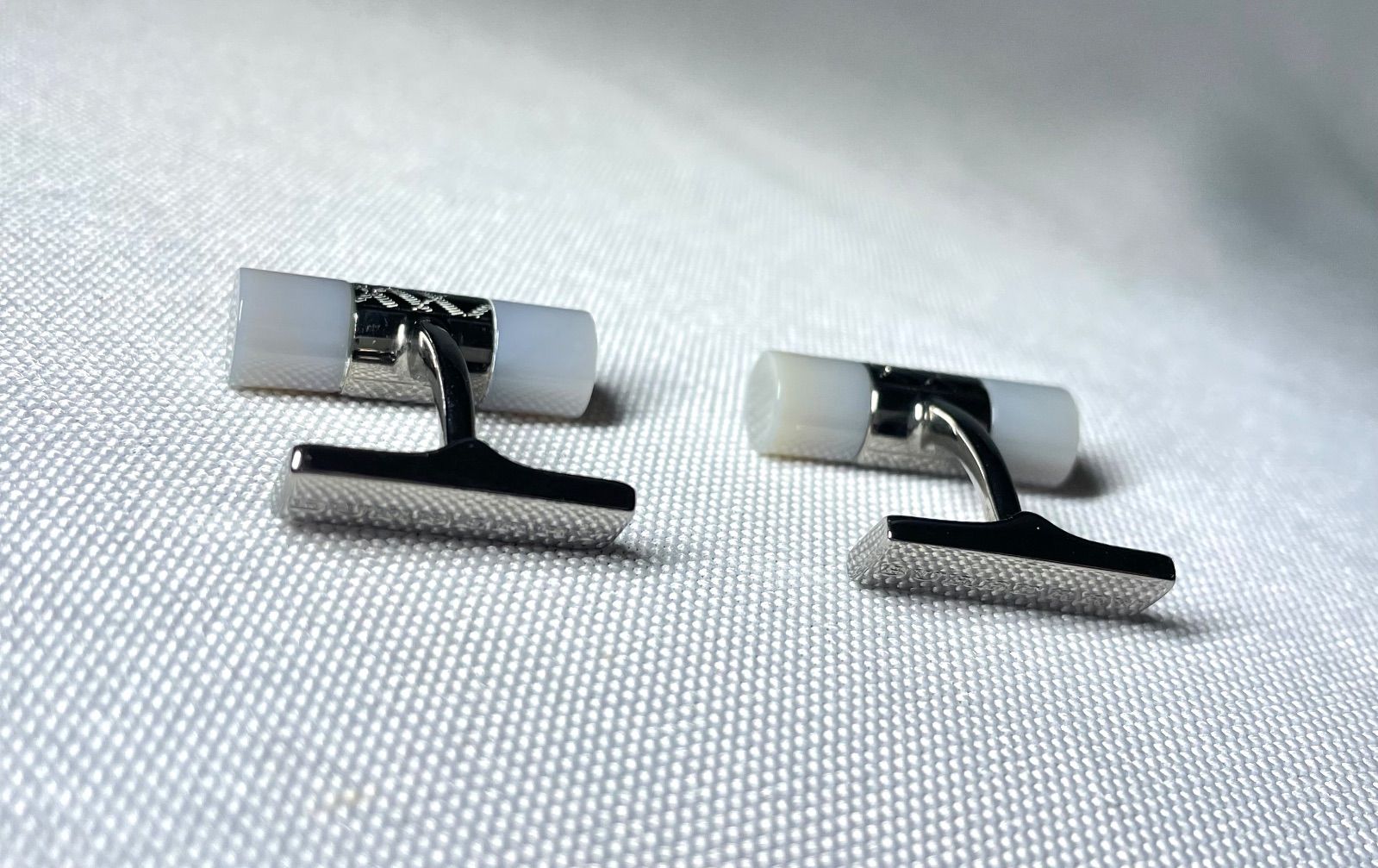 美品 Burberry バーバリー チェックライン＆グレーストーン装飾 バー型