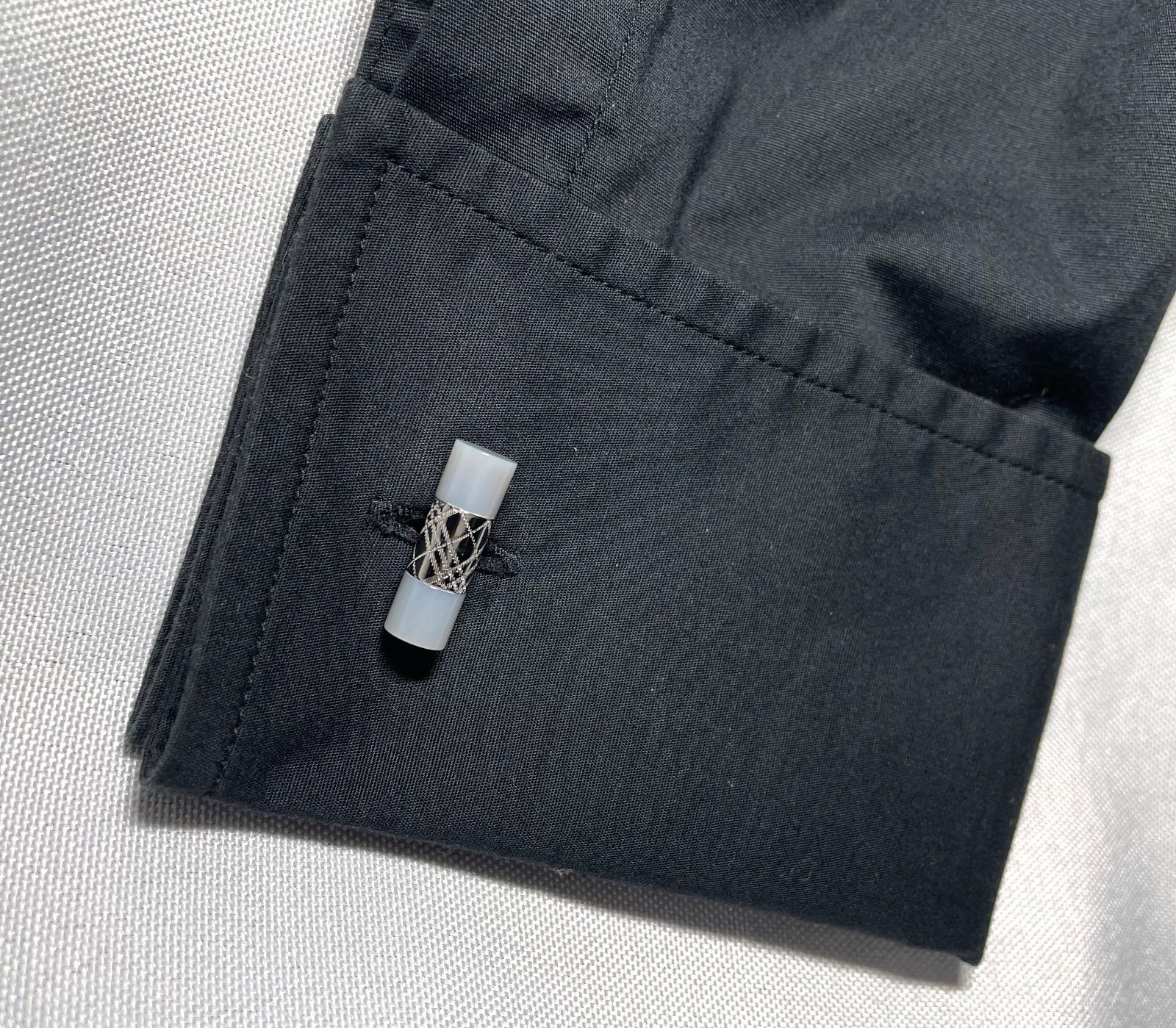 美品 Burberry バーバリー チェックライン＆グレーストーン装飾 バー型