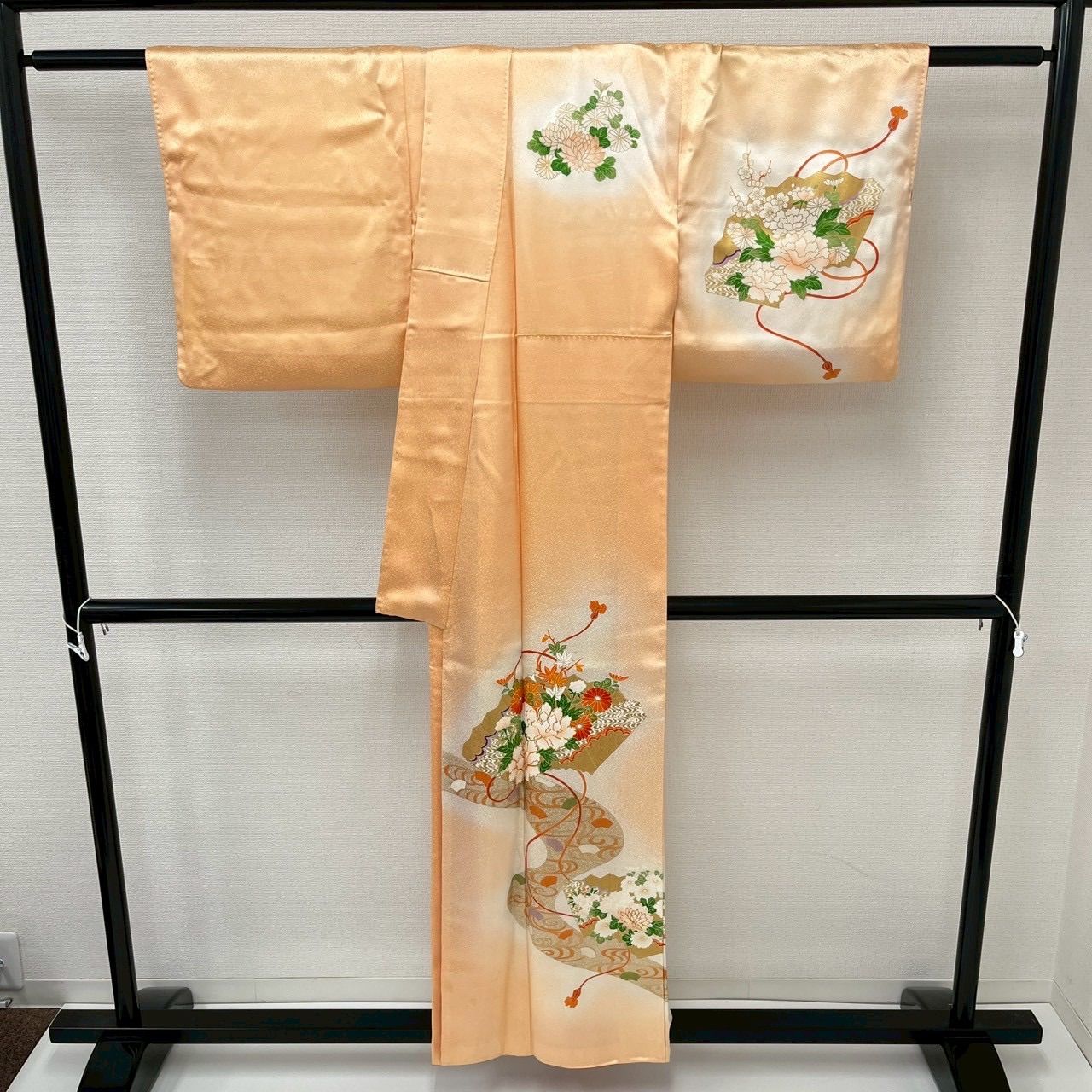 付下げ 金駒刺繍 花柄の上品な染め 裄65 紋無し 訪問着 正絹 着物 MK