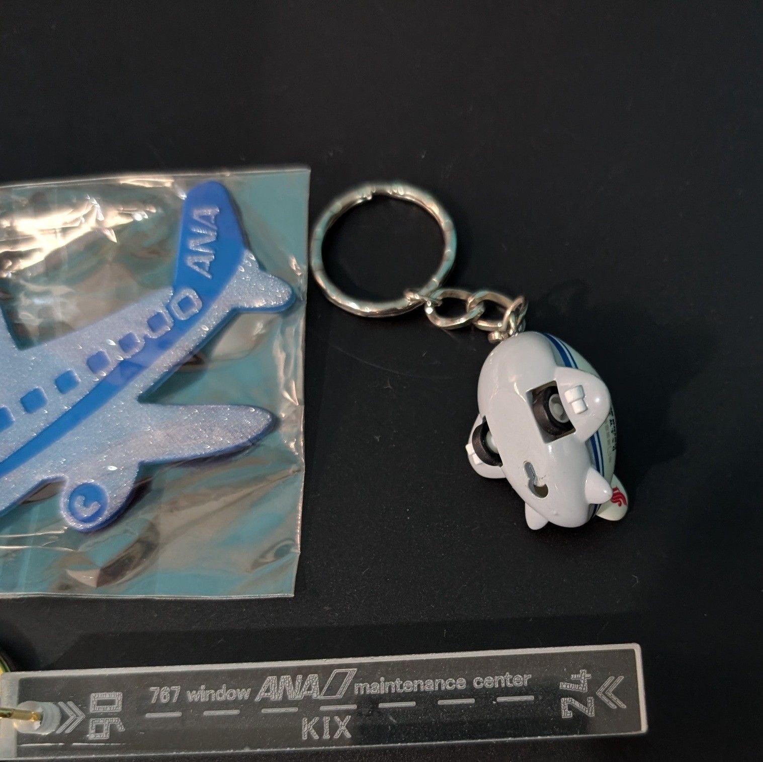 ANA B767 機体窓材再利用 キーホルダー 機体整備工場見学者限定 他ANA