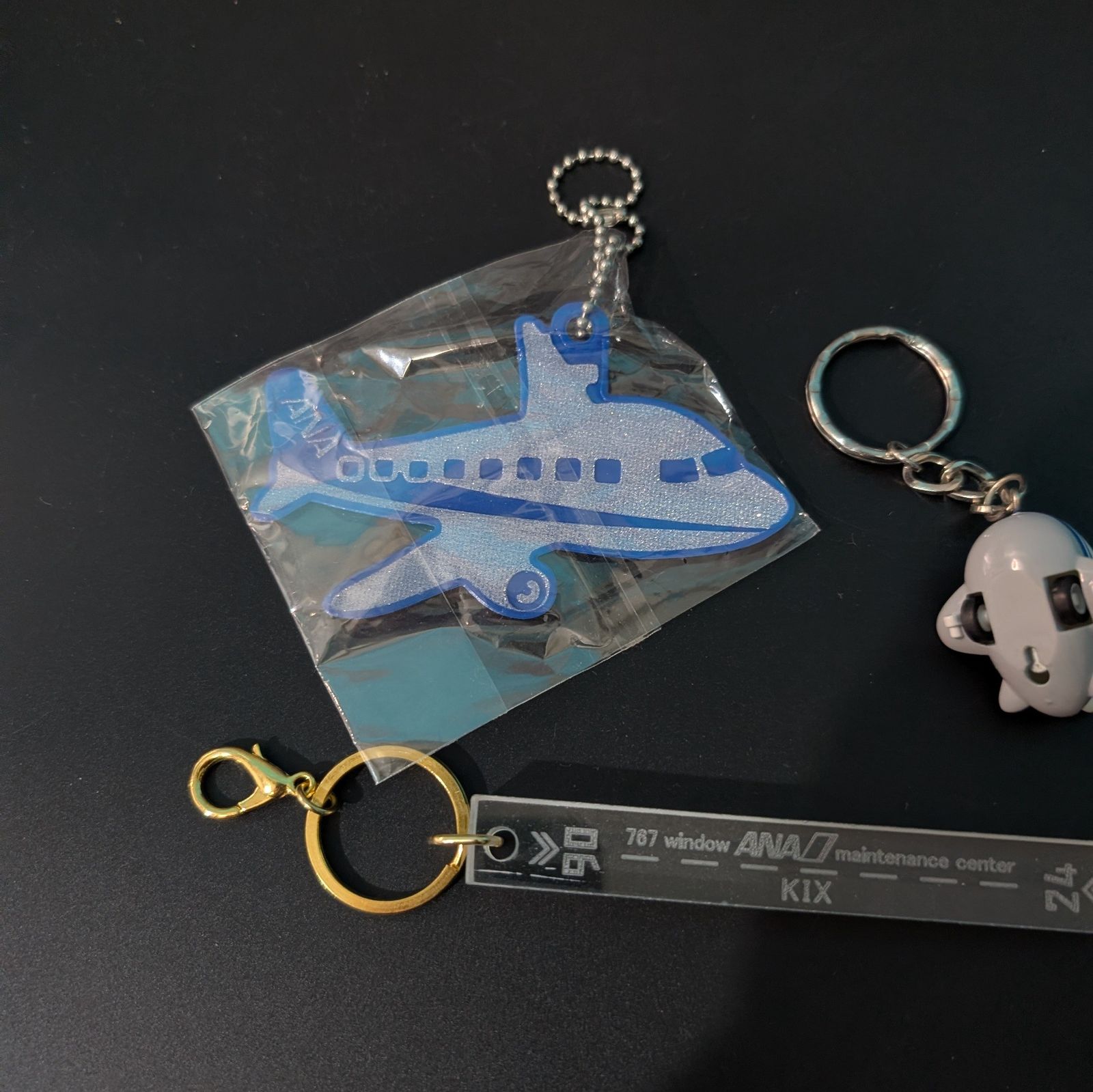 ANA B767 機体窓材再利用 キーホルダー 機体整備工場見学者限定 他ANA