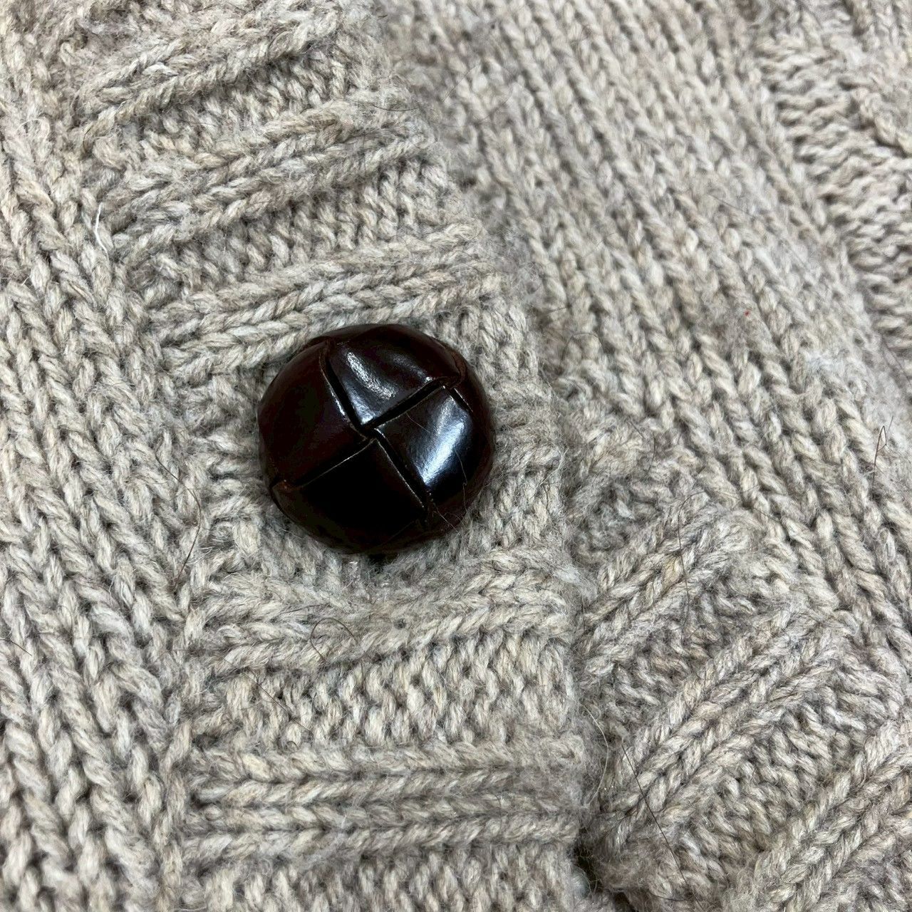 バーバリーブルーレーベル ケーブルニット カーディガン フード付き