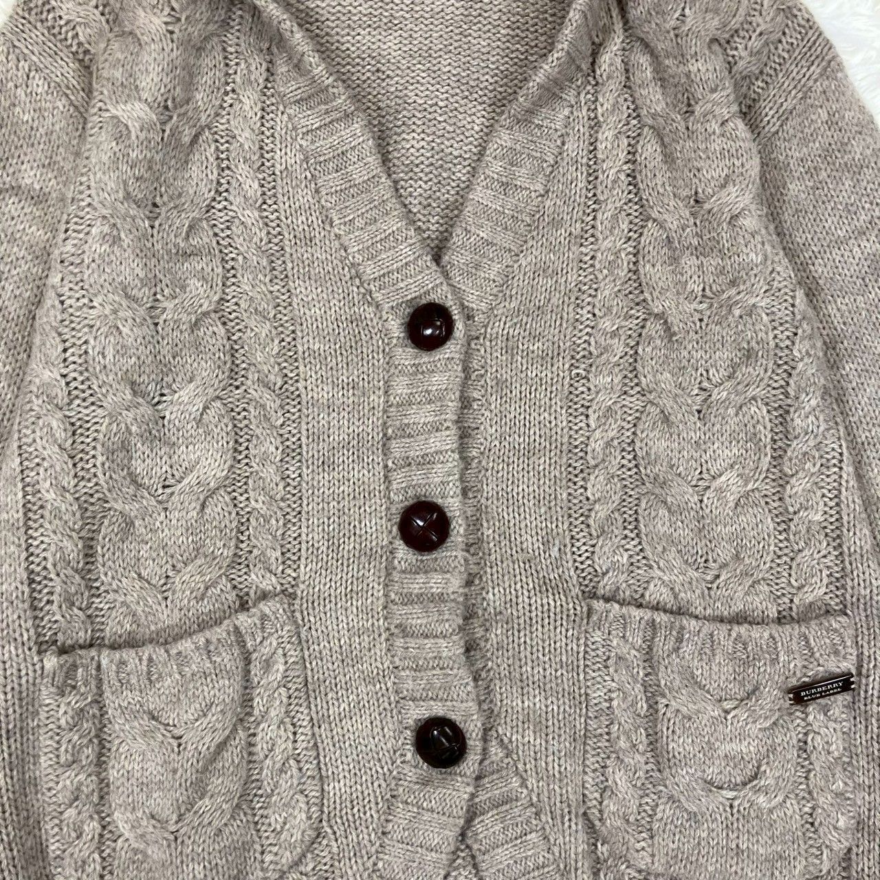 バーバリーブルーレーベル ケーブルニット カーディガン フード付き